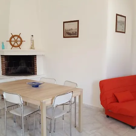 Holiday home Casa Bluemarine *