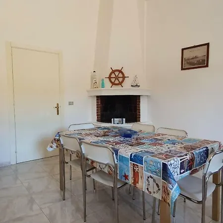 Holiday home Casa Bluemarine *